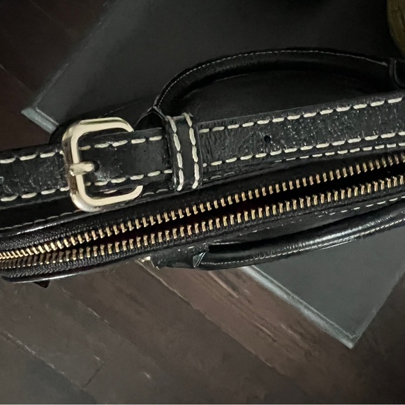 Kate Spade Black Leather Handbag with Structured Design - Picture 3 of 6